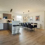 Renovated Retreat With Pool Holiday home