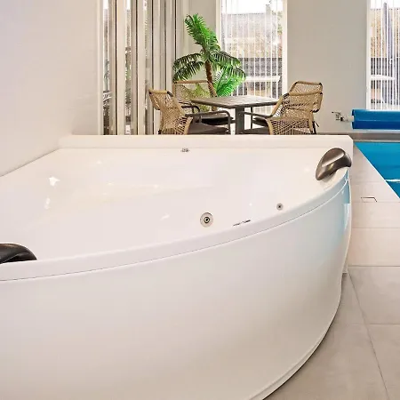 Renovated Retreat With Pool - By Traum *