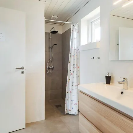 Semesterbostad Renovated Retreat With Pool - By Traum