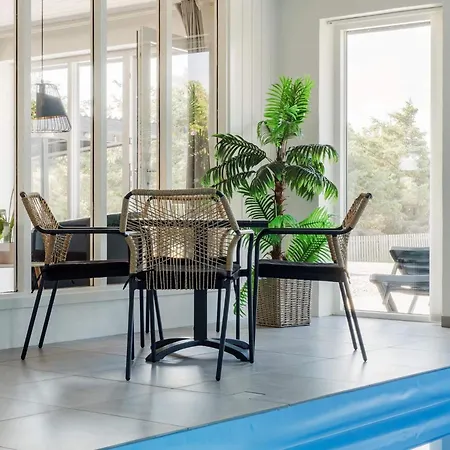 Renovated Retreat With Pool - By Traum