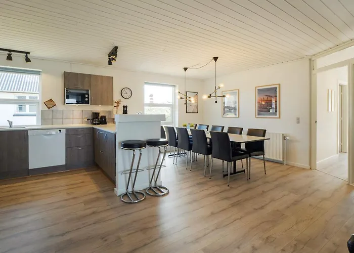 Renovated Retreat With Pool - By Traum Holiday home